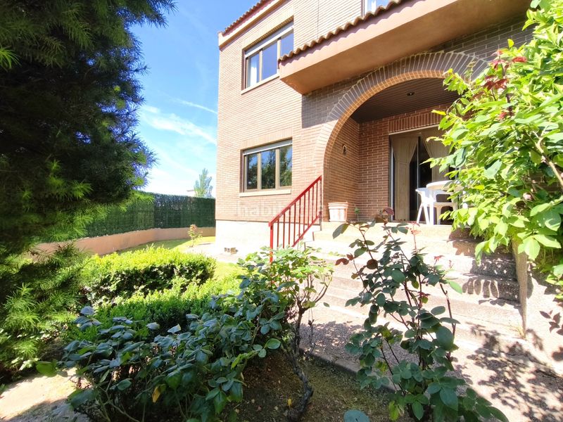 Foto c8defb3c-3e30-49ff-a19e-bbd034772f1e. Casa adossada amb calefacció aparcament a Avenida Madrid Logroño
