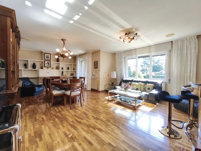 Foto d0cb5e36-9955-4c4f-9ced-20059a4dea54. Casa adossada amb calefacció aparcament a Avenida Madrid Logroño