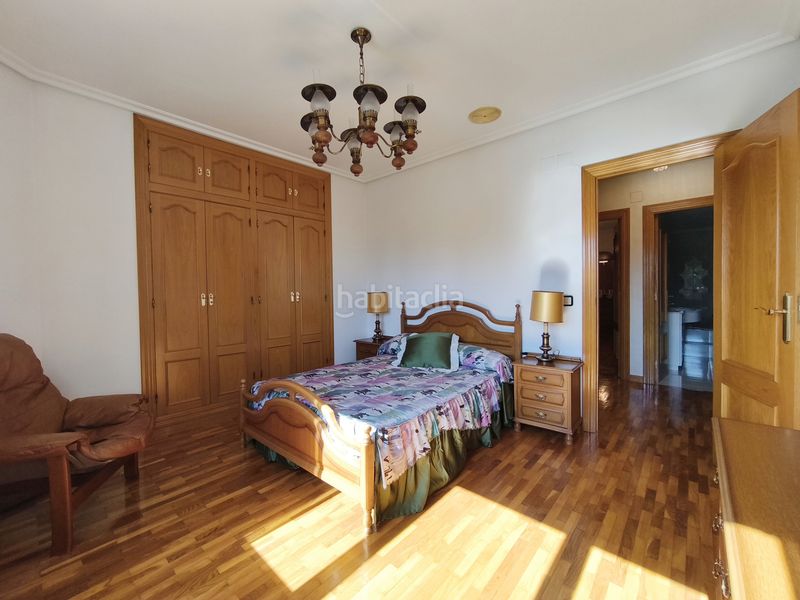 Foto db7f5953-c72a-4f8f-bf06-90d963f143ac. Casa adossada amb calefacció aparcament a Avenida Madrid Logroño