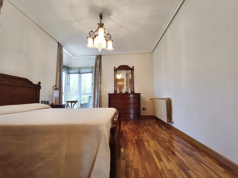 Foto f9f031aa-8c27-4a6d-874c-a2c98168c8ee. Casa adossada amb calefacció aparcament a Avenida Madrid Logroño