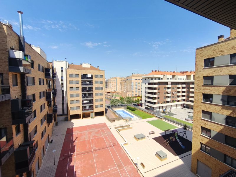 Foto fb8b23cb-a338-4420-aa9e-1a9d9f01ffa0. Pis amb calefacció aparcament piscina a La Cava - Fardachón Logroño