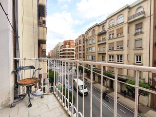 Flat in Gran Via. Piso a reformar en duquesa de la victoria, logroño