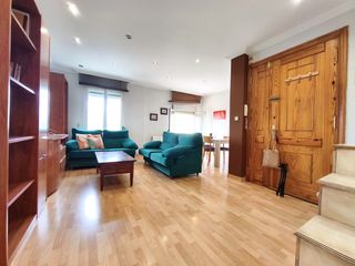 Flat in Juzgados. Presentamos un encantador piso en venta en el corazón de logroño
