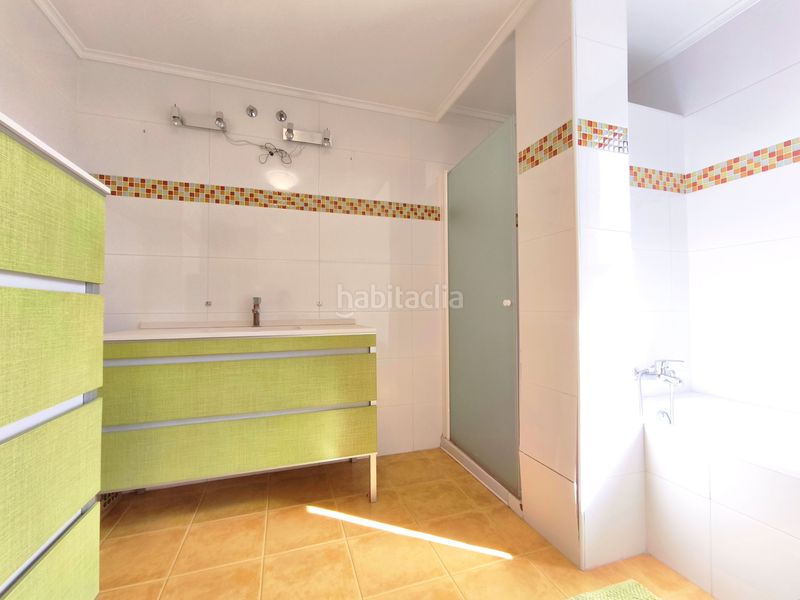 Foto 1e7e5fe4-acc0-4739-8092-69fbf8eda52d. Casa amb calefacció aparcament a Navarrete