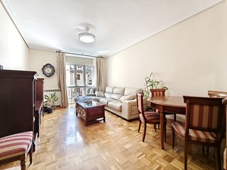 Appartamento in Casco Antiguo. Este exclusivo piso en venta en el encantador casco antiguo de l