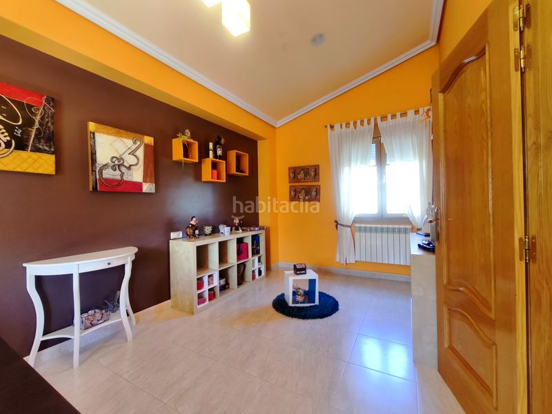 Foto a2c84cb9-1149-43f3-b078-de07900c9743. Casa amb calefacció aparcament a Yécora