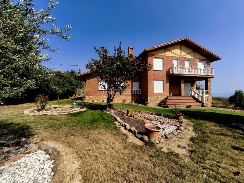 Foto baa9d5ed-2864-4b87-a6cd-65a16df34f16. Casa amb calefacció aparcament a Yécora