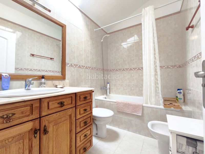 Foto c1252f10-18c1-4c52-a8ba-7d0135282ae7. Casa amb calefacció aparcament piscina a Lardero