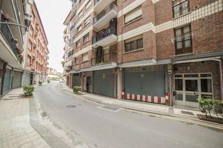 Aparcament cotxe a Urretxu