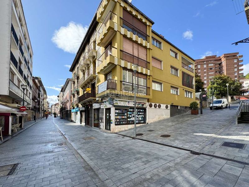 Foto b64687b8-6936-41b6-91ae-29859e2b4a1e. Lloguer local comercial a Beasain