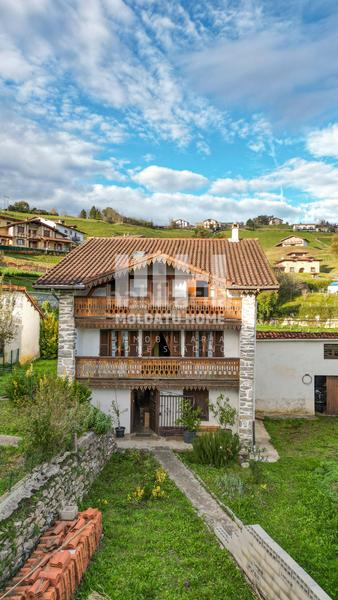 Foto d6c5bd10-b66c-483d-b324-2396c488740a. Casa amb calefacció a Igantzi