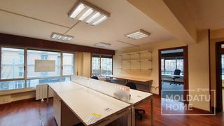 Miete Büro  Calle de pinar. Oficina en esquina con grandes ventanales y ubicación inmejorabl