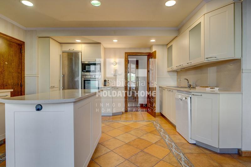 Foto 76cb0c56-bf9b-4df3-86a6-5a65eef4e5de. Piso donostia alcalde jose elosegui en Intxaurrondo Donostia - San Sebastián