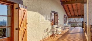 Casa a Oiartzun. Casa independiente con caballerizas en terreno de 11.000 m2