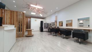 Lloguer Local Comercial a Centro - Mendibil - Santiago. Peluquería activa en pleno centro de irún