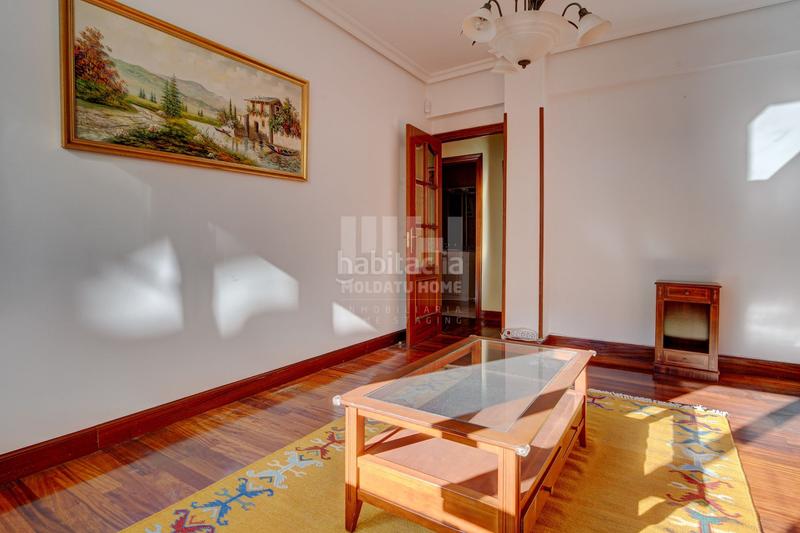 Foto a17f086b-5668-4da7-b133-43364ed736e9. Piso calle aduana con gran terraza en Centro - Mendibil - Santiago Irun