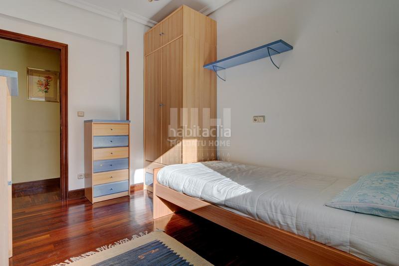 Foto dda5b95f-6597-416d-a1d7-8b850ada3461. Piso calle aduana con gran terraza en Centro - Mendibil - Santiago Irun