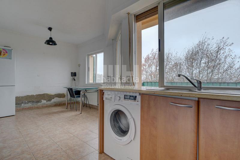 Foto aa1cbd72-5d99-4372-8bba-5728dd365e15. Piso cuarta planta exterior muy luminosa en Azken Portu - Behobia Irun