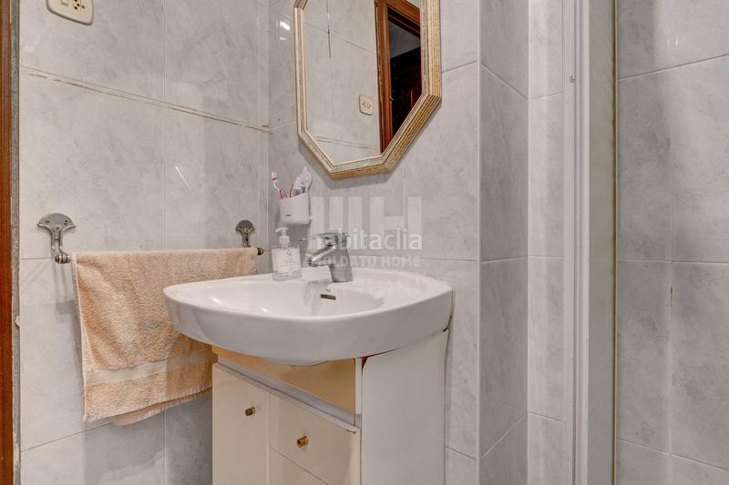 Foto c4c8828b-377f-4a51-9e92-a88989c318d1. Piso cuarta planta exterior muy luminosa en Azken Portu - Behobia Irun