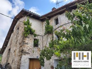 Casa adossada a Beasain. Caserío en beasain