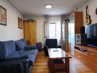 Pis a Hondarribia. Vivienda antigua en mendelu