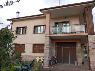 Casa a Centro - Mendibil - Santiago. Amplia villa individual con jardin y garaje