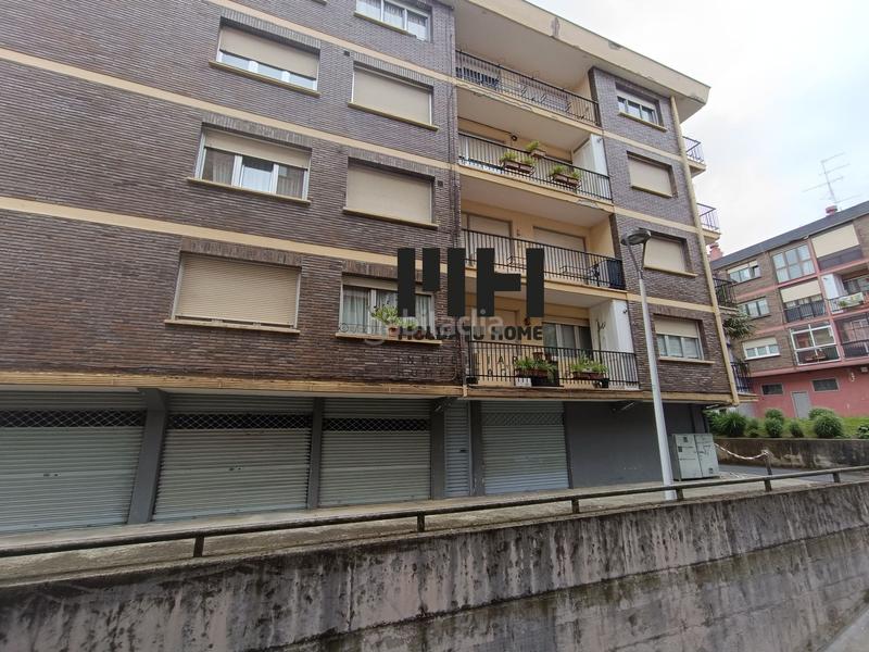 Foto 4d7ec1d9-62f3-4bd9-9623-ac1d83cd3be8. Piso  en venta en kale berria en Villabona