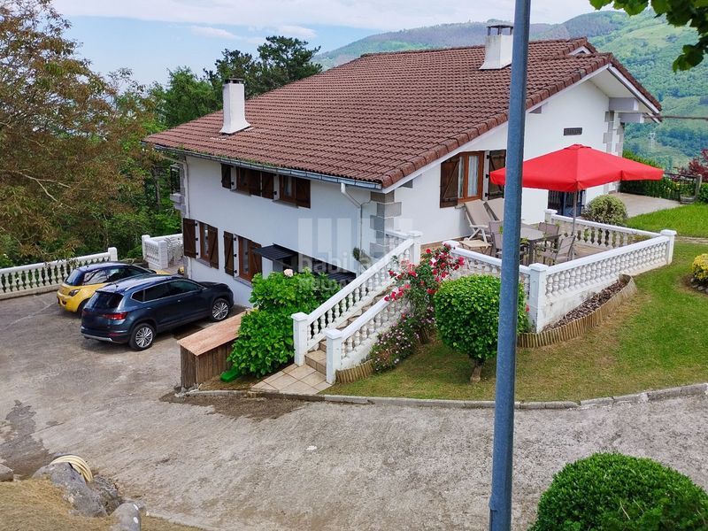 Foto a4d2ced1-f0d2-4214-acc2-a75cfce2b99d. Casa amb calefacció aparcament a Hernialde