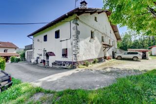Casa in Lesaka. Casa bifamiliar en lesaka