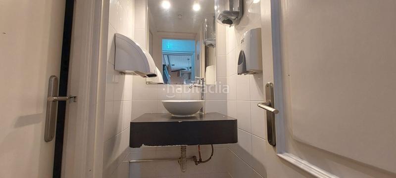 Foto 5286561b-bd09-48b8-8864-e9997823335d. Locale commerciale in san vicente 5 in Albia Bilbao