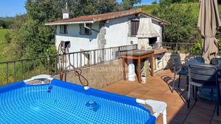 Masia a Urnieta. Caserio con terrenos en usurbil