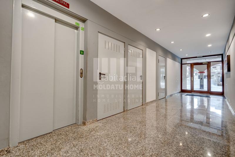 Foto 1b4e2113-83fe-4fe8-9266-3ffed6c14b3c. Piso exclusivo piso en la plaza iparagirre una joya en el corazón del pueblo! en Urretxu