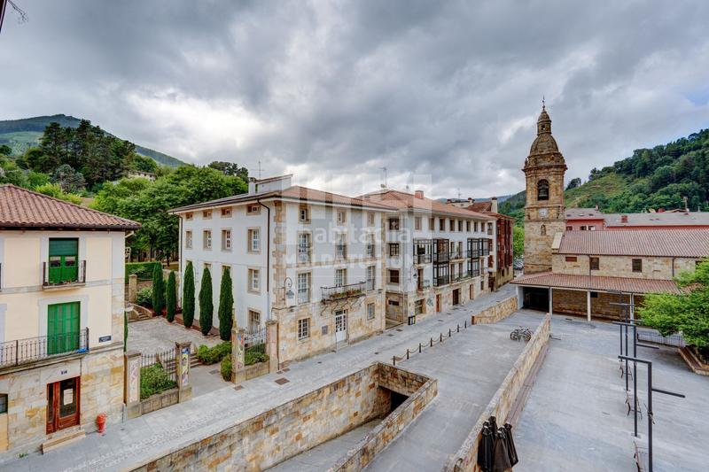 Foto 41c2e366-fcdd-4f87-82fc-dde169dd8f51. Piso exclusivo piso en la plaza iparagirre una joya en el corazón del pueblo! en Urretxu