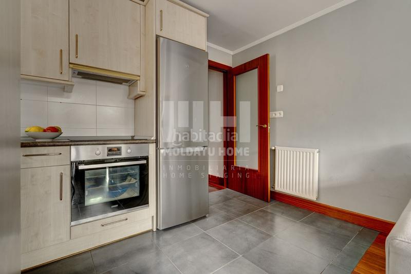Foto 82557ebb-349a-4094-9e77-688f988b4b00. Piso exclusivo piso en la plaza iparagirre una joya en el corazón del pueblo! en Urretxu