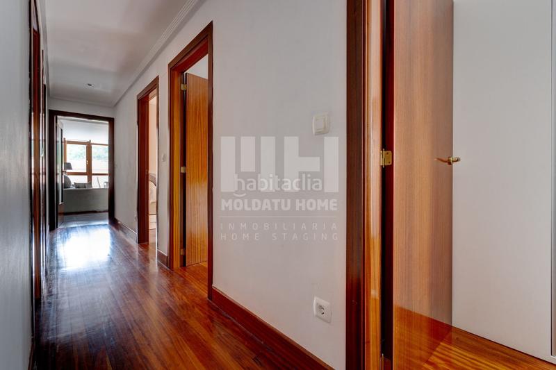 Foto 9e1ee4cb-896a-49c5-8392-8677af29f8b9. Piso exclusivo piso en la plaza iparagirre una joya en el corazón del pueblo! en Urretxu