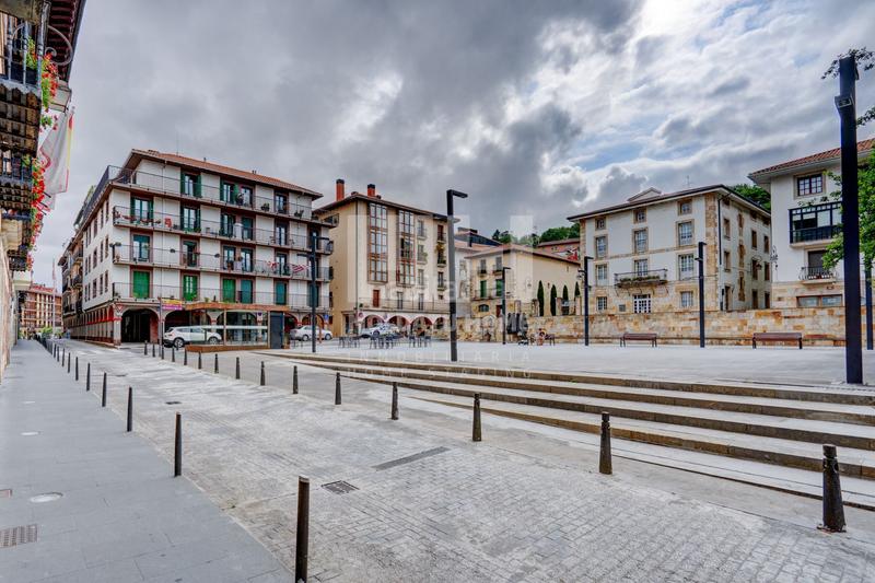 Foto a8afc108-92db-40bf-a306-90bf24f126c5. Piso exclusivo piso en la plaza iparagirre una joya en el corazón del pueblo! en Urretxu