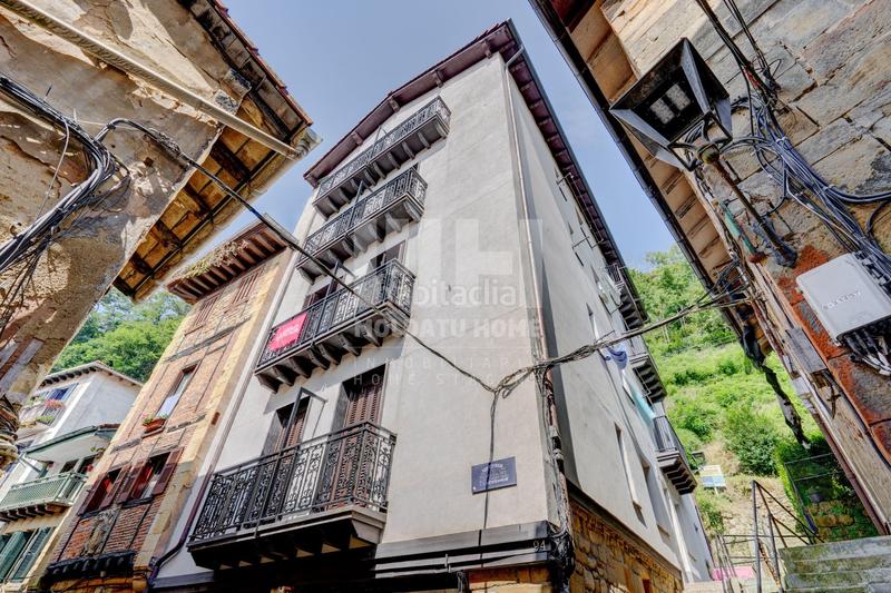 Foto 15db2c77-f43c-4f63-a5ed-b3b310f18845. Piso pasajes donibane kalea en Pasaia
