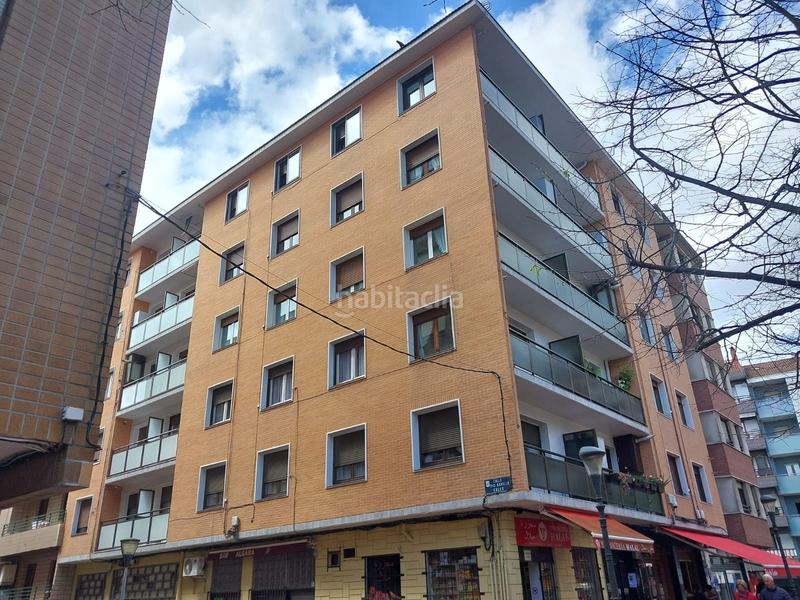 Foto 3f987949-65a0-485b-9ed9-b1971648eaff. Piso  en plaza san jose en Centro - Albiz - Markonzaga Sestao