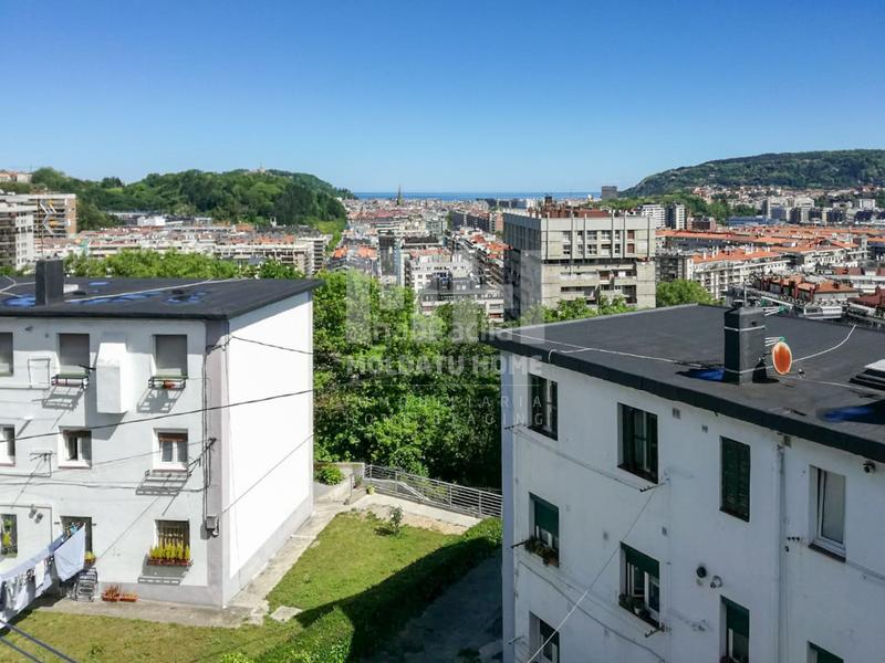 Foto c2e7daf6-3144-49a8-8577-4940f6e2b9e2. Alquiler piso  de alquiler en Aiete en Aiete Donostia - San Sebastián