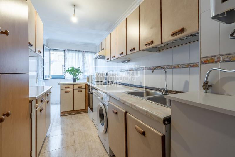 Foto 281e0c99-2f95-4fde-a1f5-8315fd780d5c. Piso  en zona de artia 86m en Azken Portu - Behobia Irun