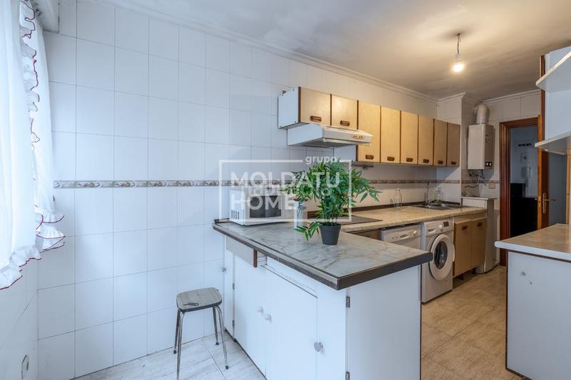 Foto 9d79249d-dd7c-4ea5-b87a-eb49bb733c1f. Piso  en zona de artia 86m en Azken Portu - Behobia Irun