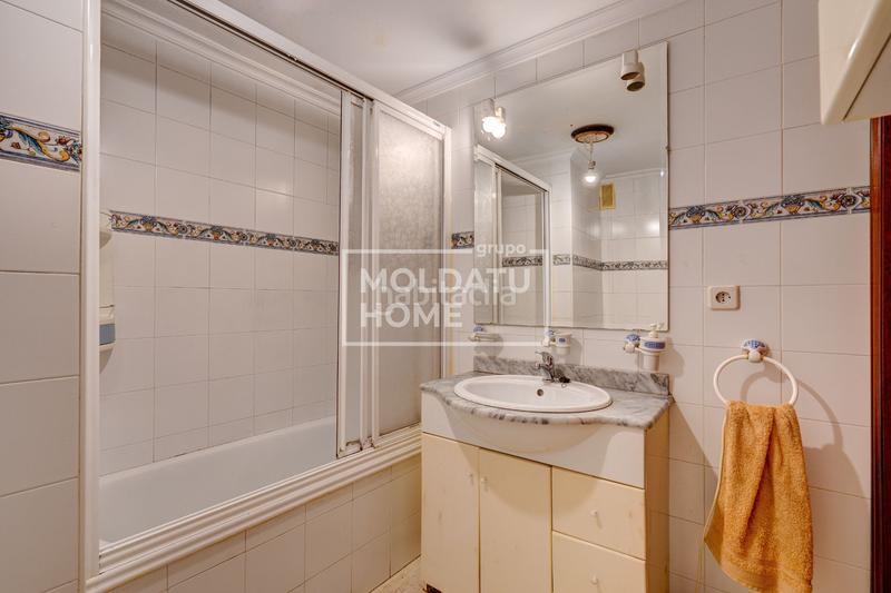 Foto ab4368df-bfa0-41eb-9fe3-51f7e6760015. Piso  en zona de artia 86m en Azken Portu - Behobia Irun