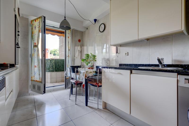 Foto 4bf2e228-dec7-437b-8c4d-375ff3440e3f. Appartamento con riscaldamento parcheggio in Antiguo Donostia - San Sebastián