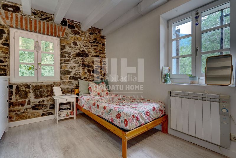 Foto 747468b7-55ec-49ce-935d-c0e5a3b2ee67. Casa amb calefacció aparcament a Tolosa