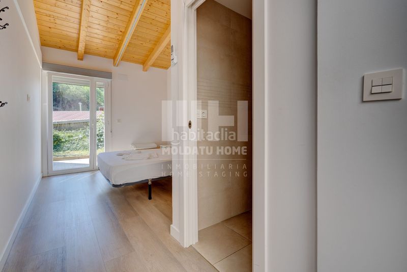Foto a58bd94d-baf7-4440-84ca-e484b7f9cb34. Edifici a Lezo
