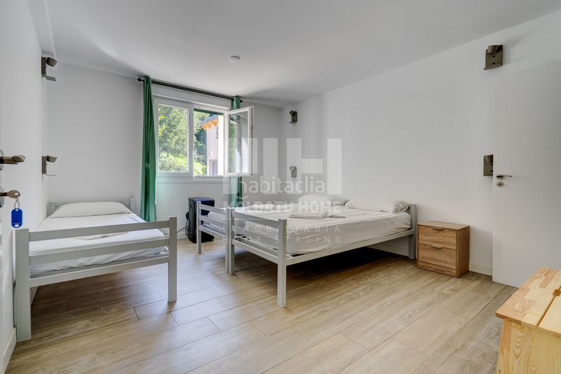 Foto ba2fee70-9d8b-4b7b-87bc-b06e3d25bb3f. Edifici a Lezo