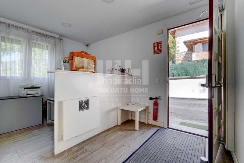 Foto f3e5e16f-a864-4e72-9948-8d6237b2341b. Edifici a Lezo