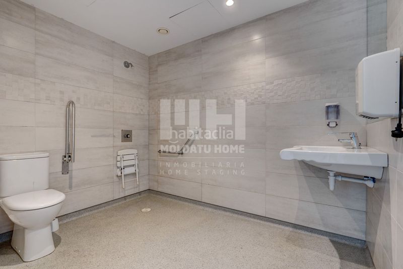 Foto fb3a40f8-1524-45a4-8b46-0570fddb9353. Edifici a Lezo