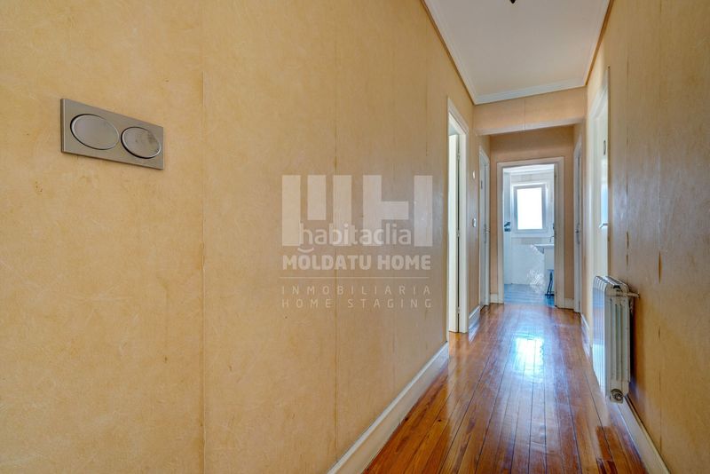 Foto fbfb8194-4b20-4d9f-89b2-bceb8b0e9158. Edifici a Lezo