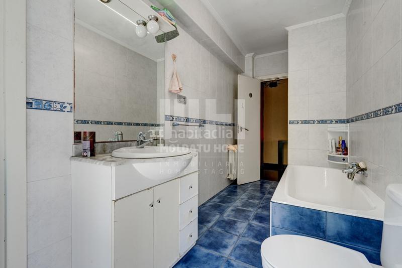 Foto 540e7da8-d1be-4d8c-a1cc-22d628cd85a5. Casa amb aparcament a Lezo